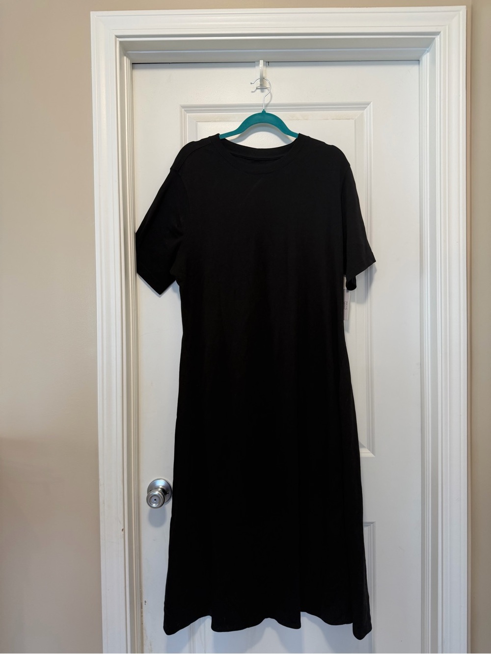 Black Short-Sleeve Women's T-shirt Dress